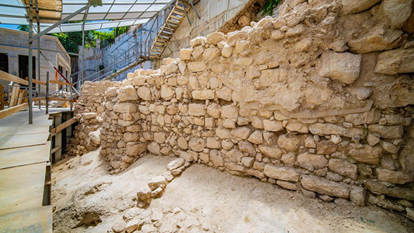 Arqueólogos en Jerusalén descubren parte de la muralla de la ciudad de la época del primer templo 2