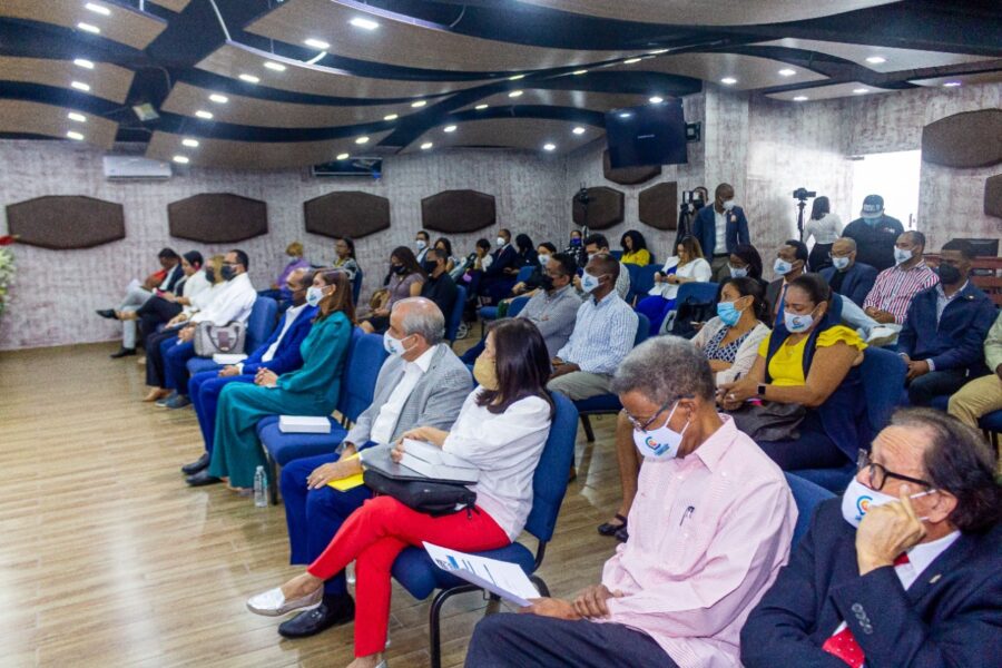 ADOCOC juramenta nueva directiva e inicia semana de la comunicación 5 ADOCOC juramenta nueva directiva e inicia semana de la comunicación 3