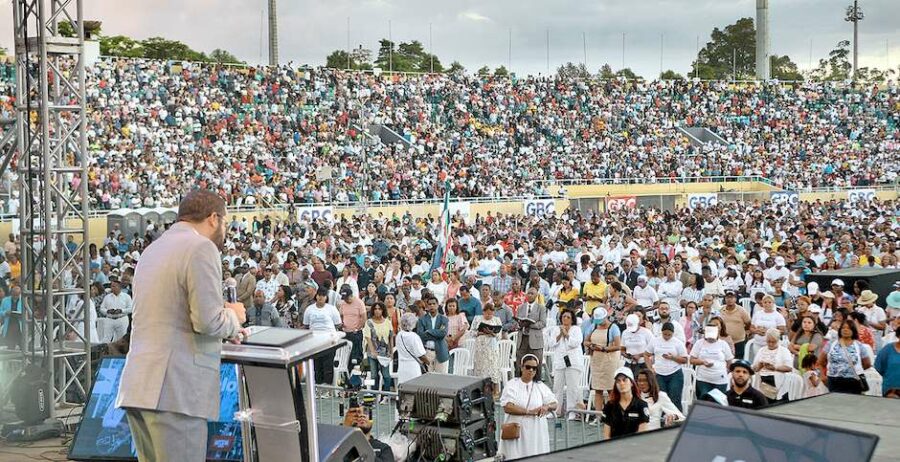 <strong>Miles de cristianos celebran 2023 y lamentan la situación de R. Dominicana</strong> 2