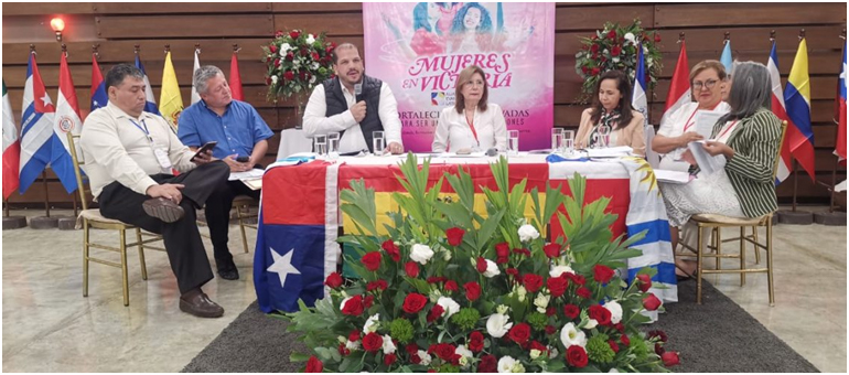 II Congreso Internacional de Mujeres en Victoria celebrado en Bolivia