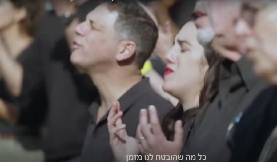 Mil músicos israelíes cantan y oran por la vuelta de los rehenes de Hamás 4